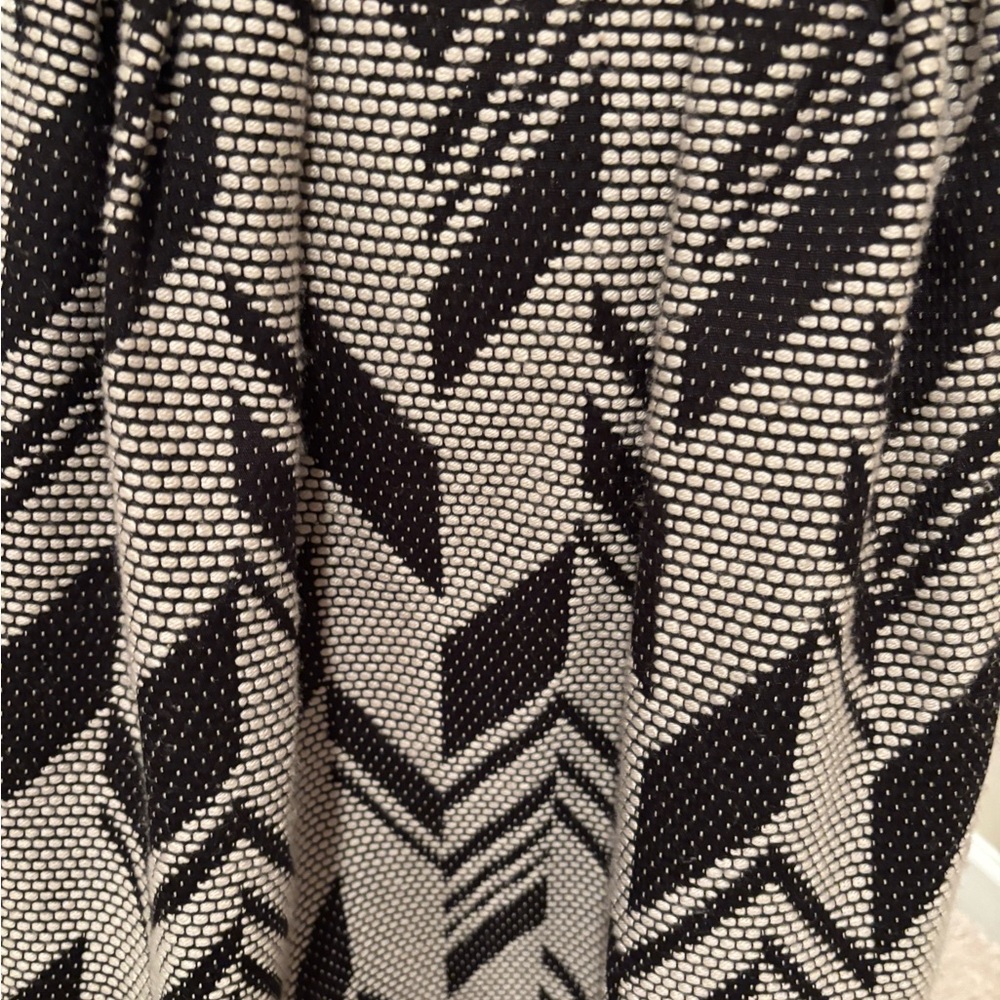 New York & Company Eva Mendez Black and White/Tan pleated skirt. - Picture 2 of 4